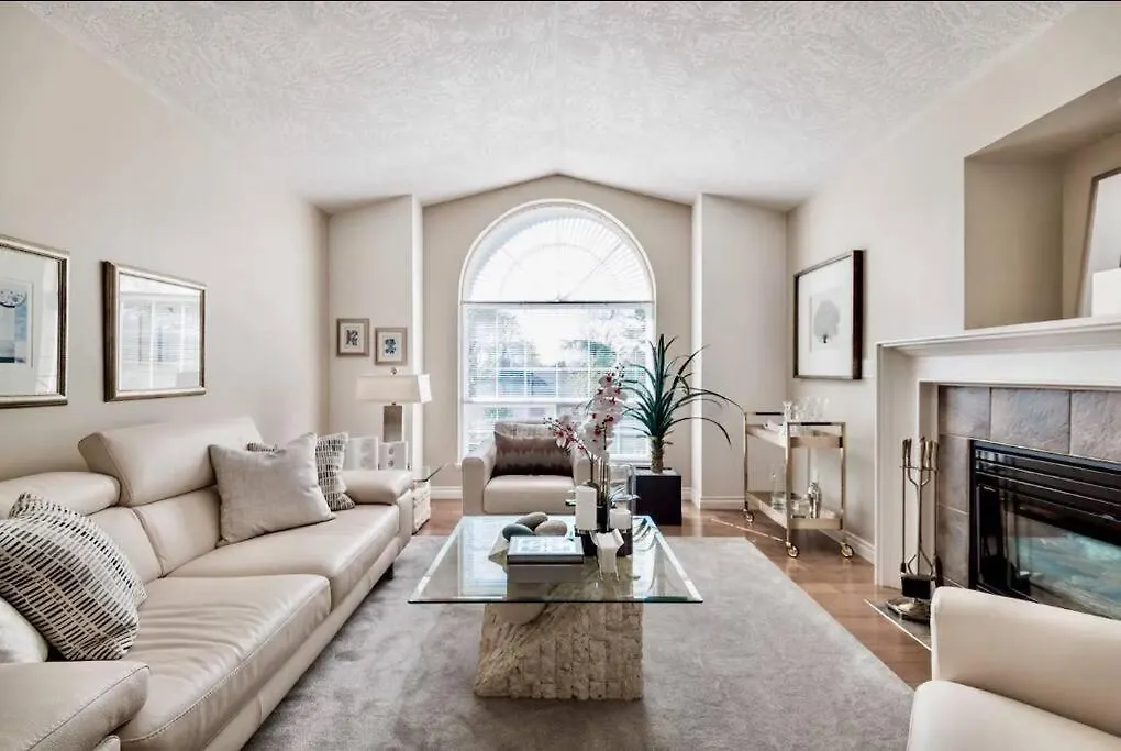 Monthly Furnished Bright Beautiful 3Bedroom Suite Victoria