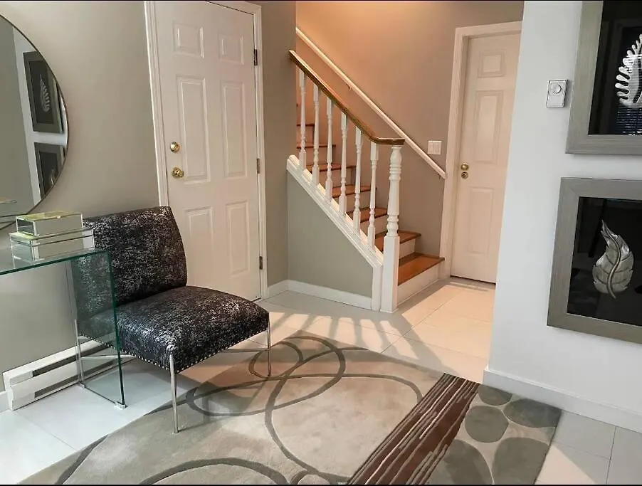 Apartment Monthly Furnished Bright Beautiful 3Bedroom Suite Victoria