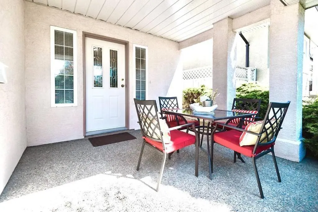 Monthly Furnished Bright Beautiful 3Bedroom Suite Victoria Canada